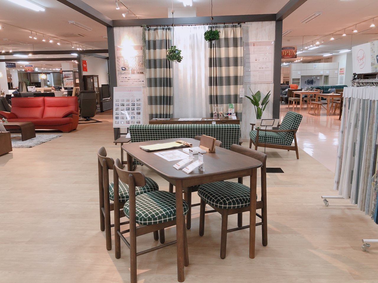 インテリアスタジオ　服部家具センター四日市本店