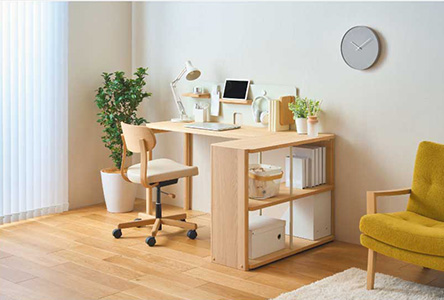 カリモクデスクのパネルセッティングの写真②